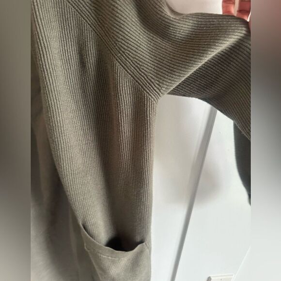 Lululemon Grey Sage Still At Ease Wrap - Picture 13 of 14